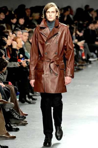 Look 29